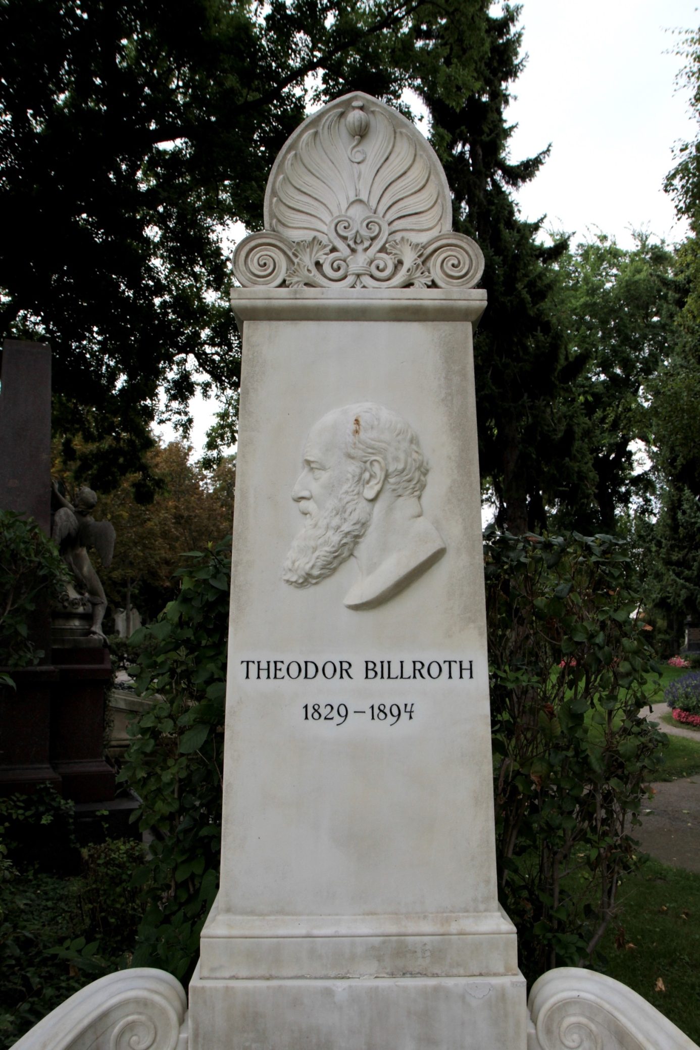 Theodor%20Billroth%27s%20tomb%2C%20Vienna%20-%2002.JPG